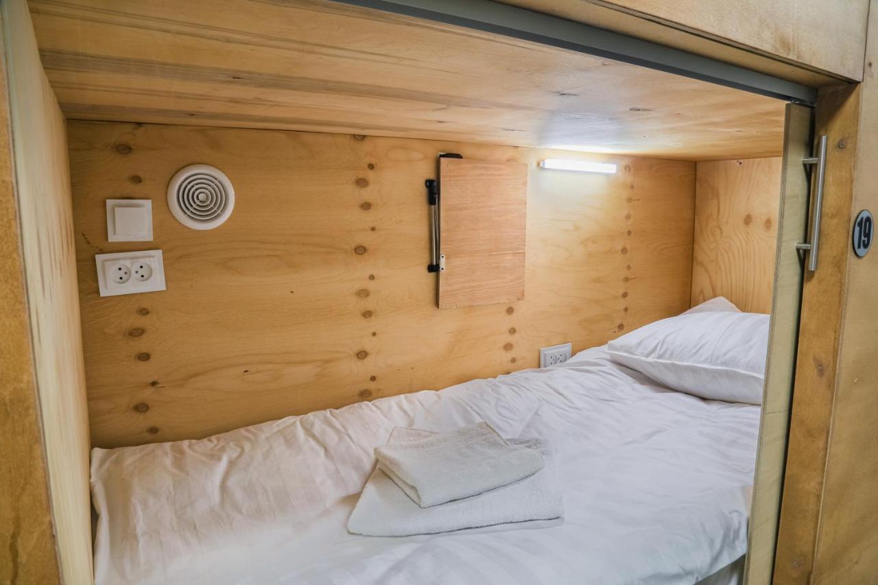 אוש Capsule Hotel מראה חיצוני תמונה