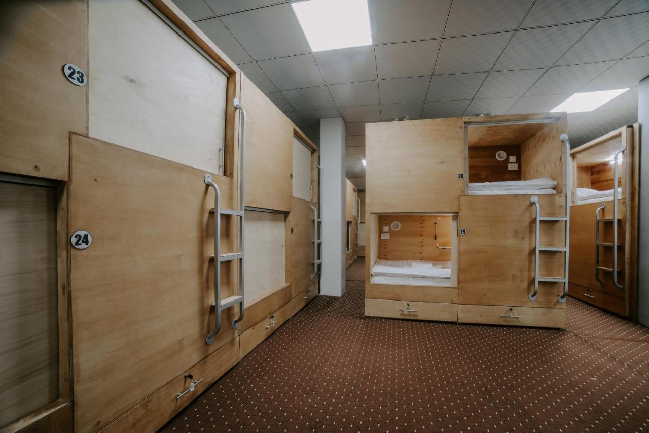 אוש Capsule Hotel מראה חיצוני תמונה
