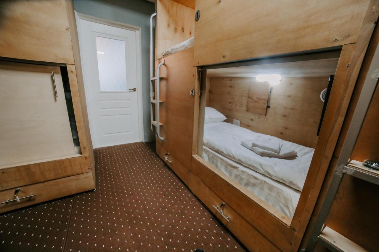 אוש Capsule Hotel מראה חיצוני תמונה